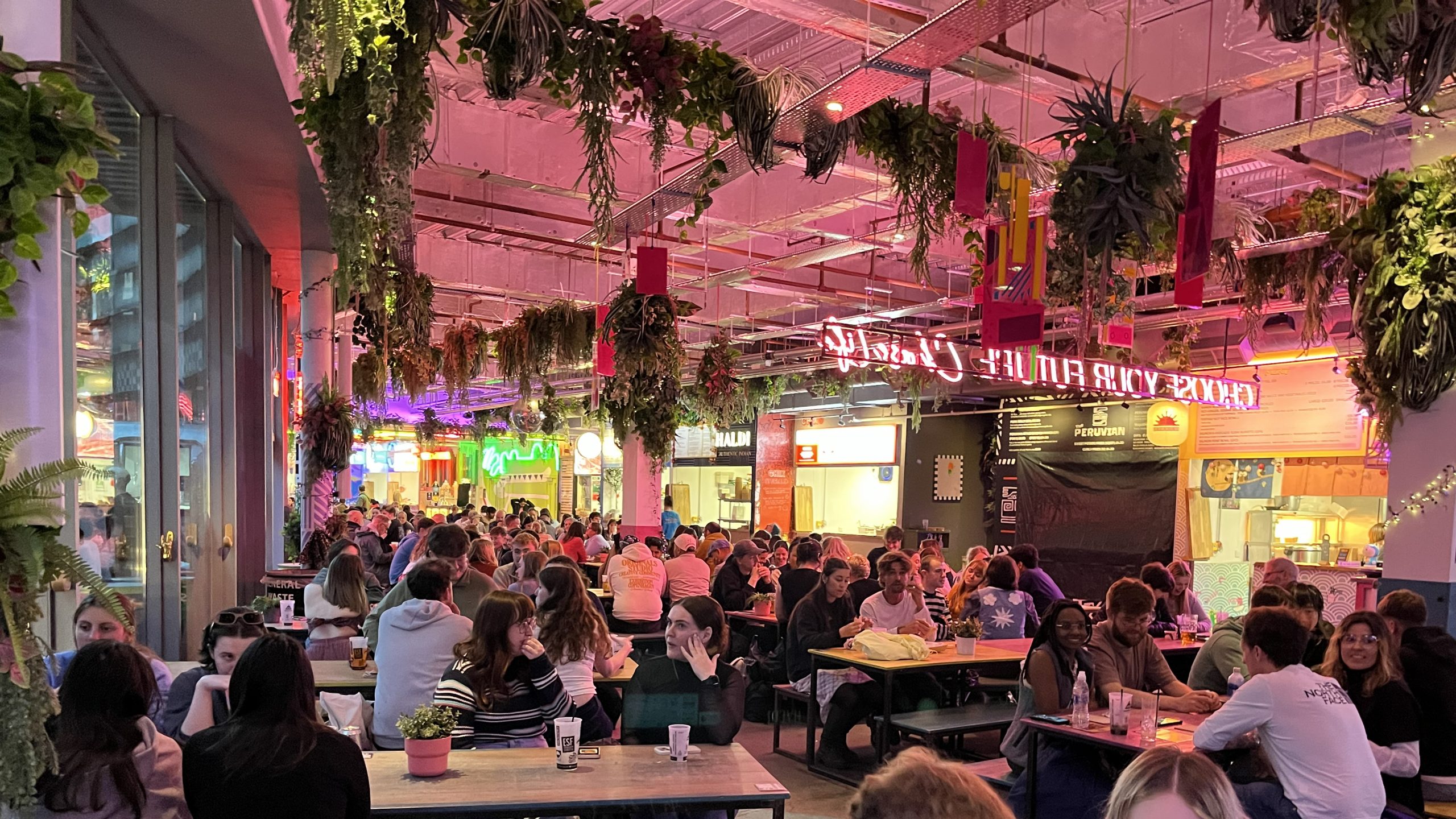 Quiz night in full swing at Edinburgh Street Food on Leith Street, hosted by Premier SpeedQuizzing