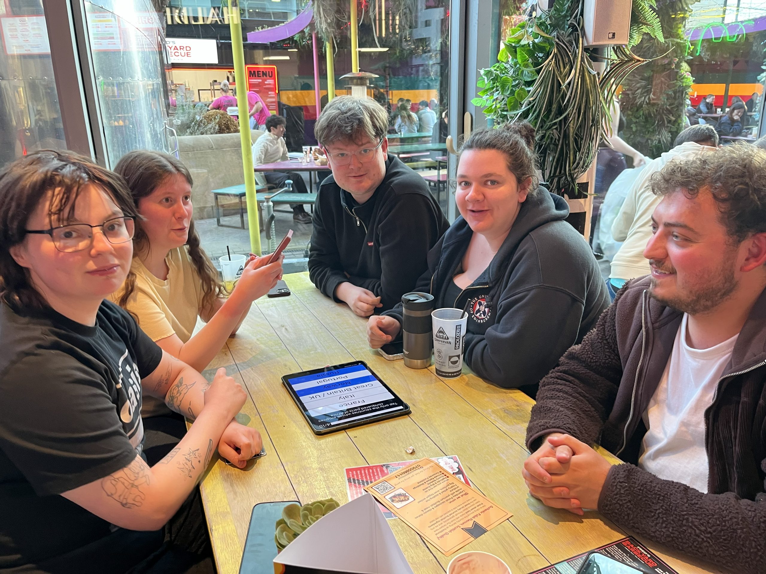 Team of five players at Edinburgh Street Food SpeedQuizzing night